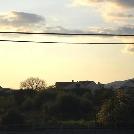 Apartman Peaceful With Style - Two Bedroom Bedroom *