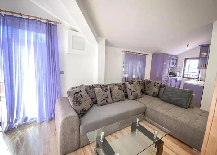 Apartment Peaceful With Style - Two Bedroom Bedroom *