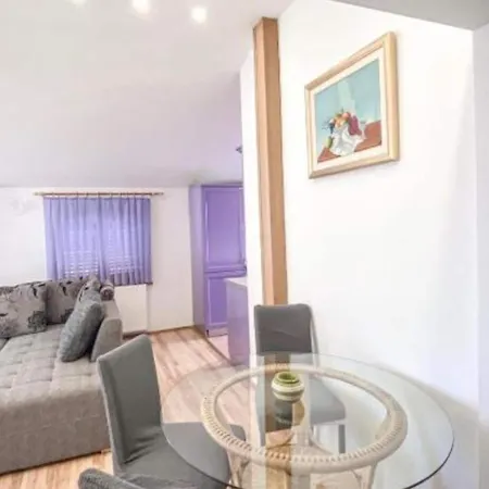 Peaceful With Style - Two Bedroom Bedroom Trogir